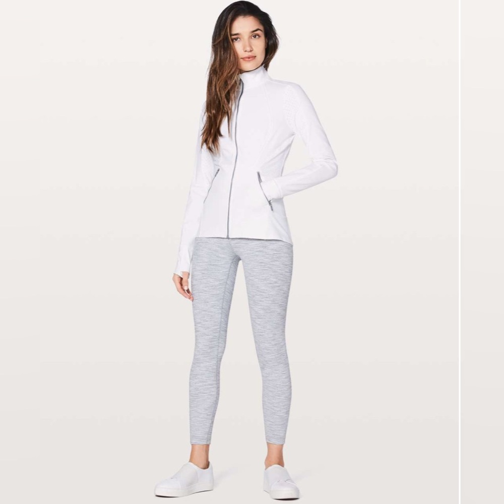 Lululemon Sleek Essentials Jacket
Cream/White size 8 - Picture 6 of 17